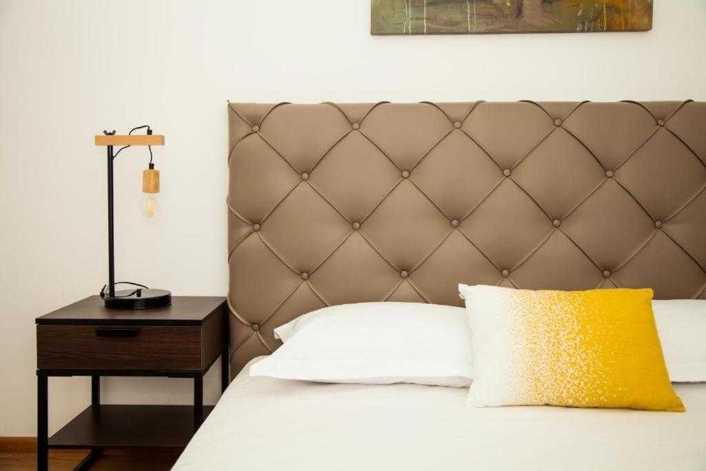 Guesthouse Smart Bucharest Exterior photo